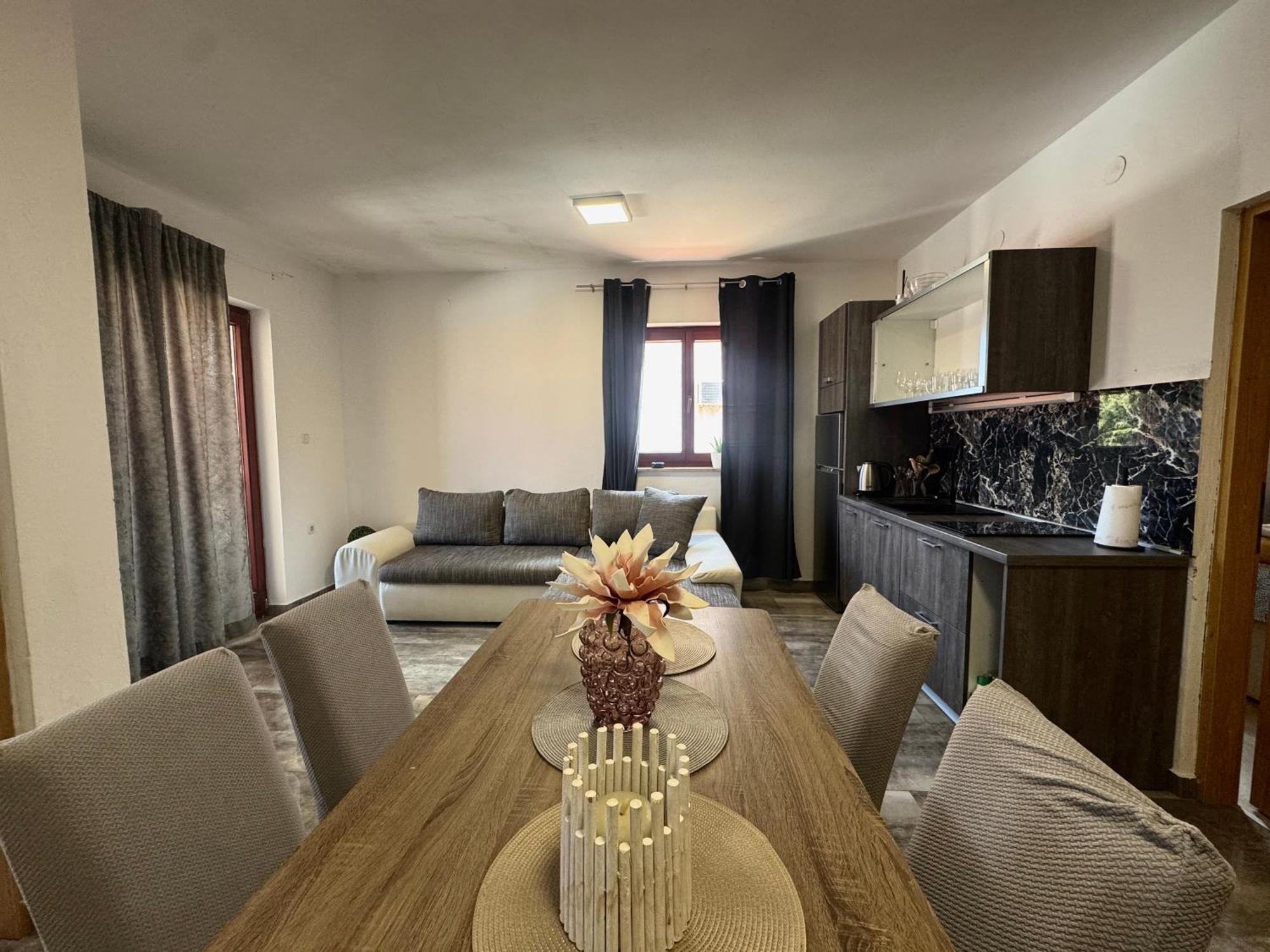 Apartments Orhidelia ニヴィーチェ エクステリア 写真